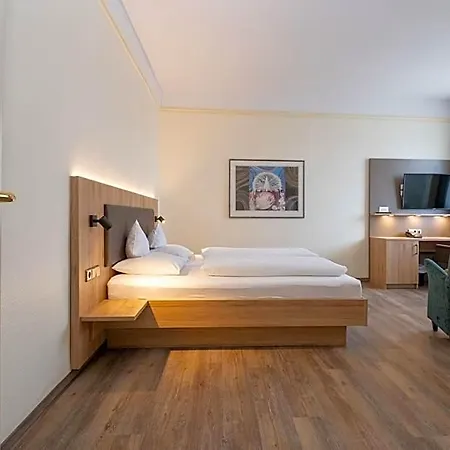 Niedersaechsischer Hof 4* جوسلار